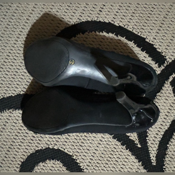 Black Rounded Toe Heels - Picture 4 of 4